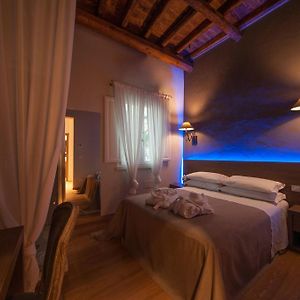Camera standard con letto king size